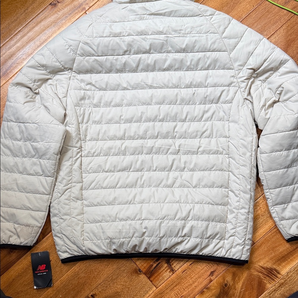 New Balance Men's Off-White Puffer Hoodie Jacket - Picture 7 of 8
